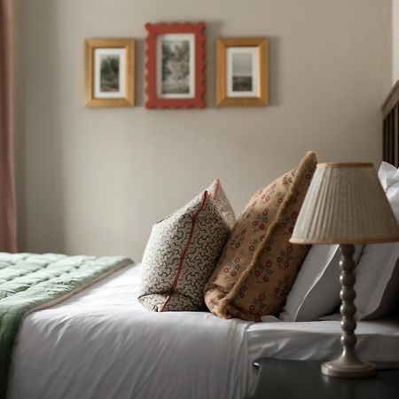 Worplesdon Place Hotel Guildford Bagian luar foto