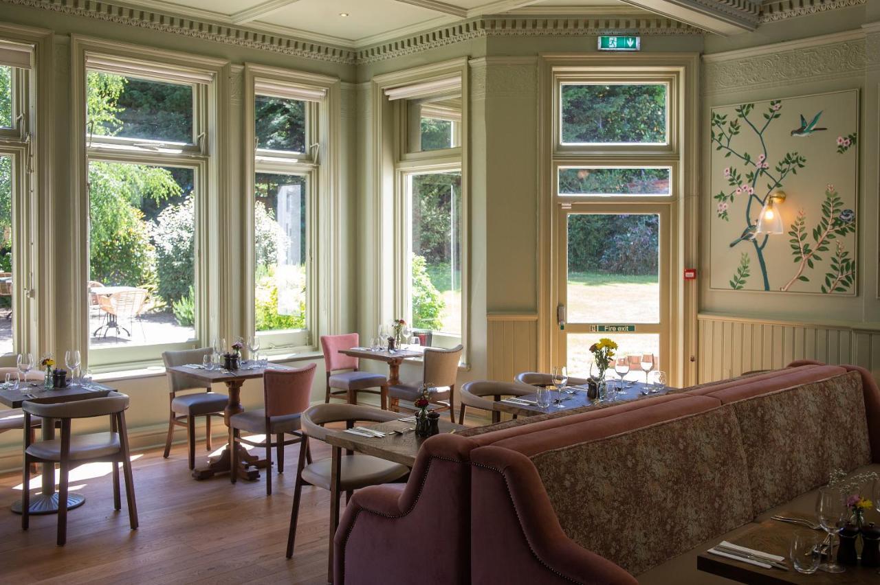 Worplesdon Place Hotel Guildford Bagian luar foto