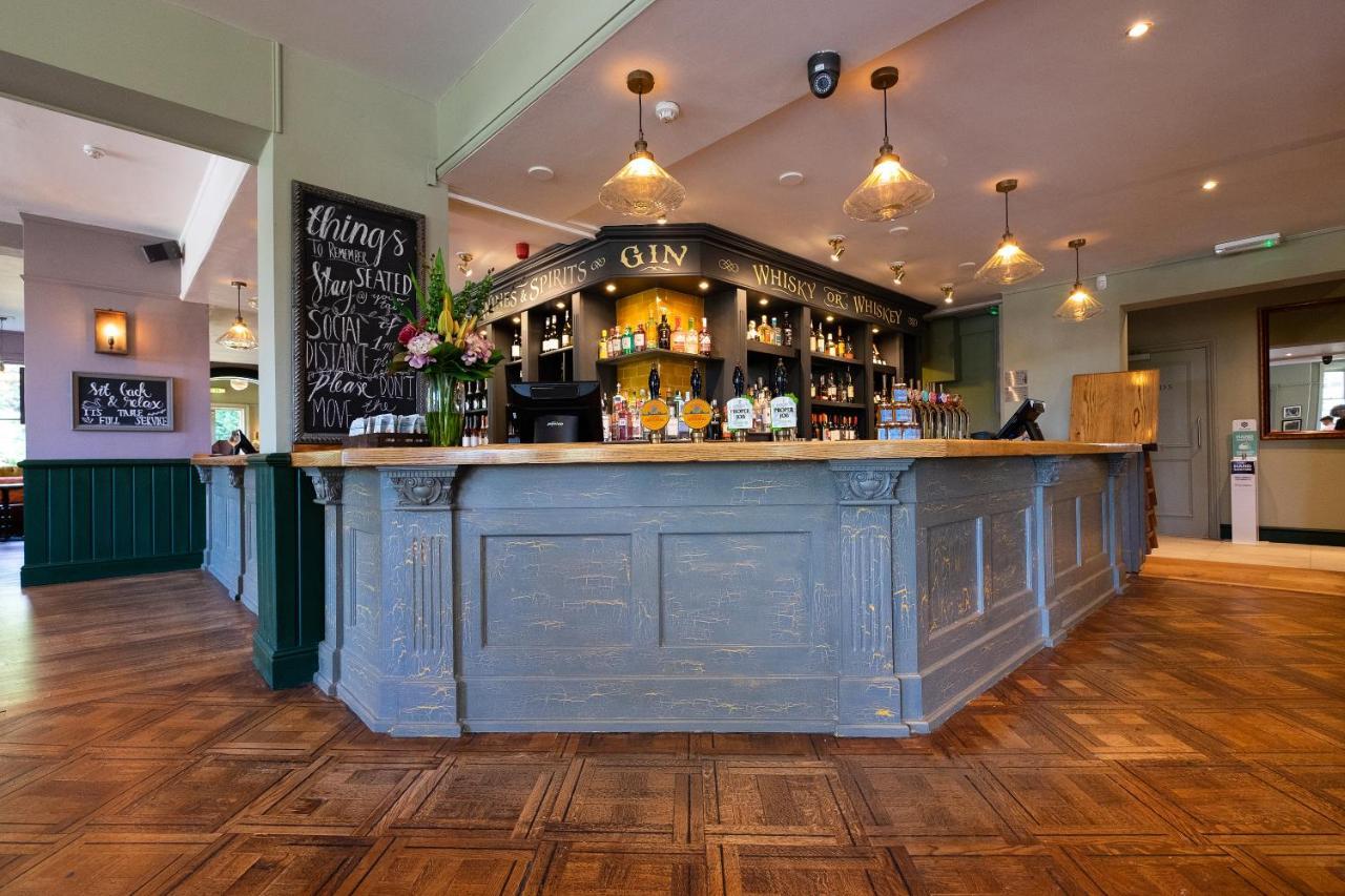 Worplesdon Place Hotel Guildford Bagian luar foto