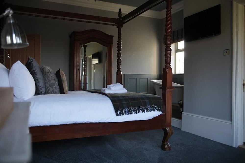 Worplesdon Place Hotel Guildford Bagian luar foto