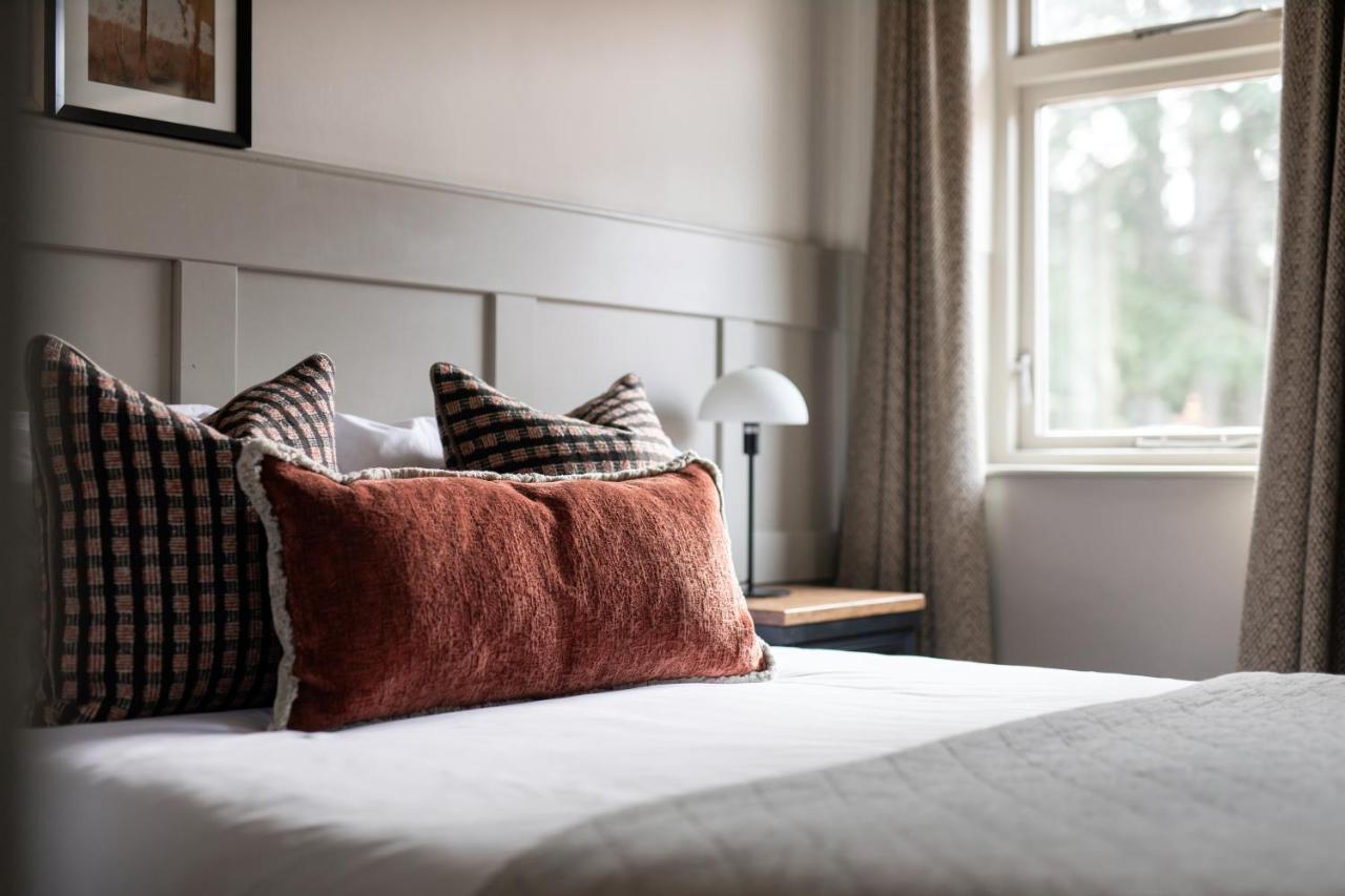 Worplesdon Place Hotel Guildford Bagian luar foto
