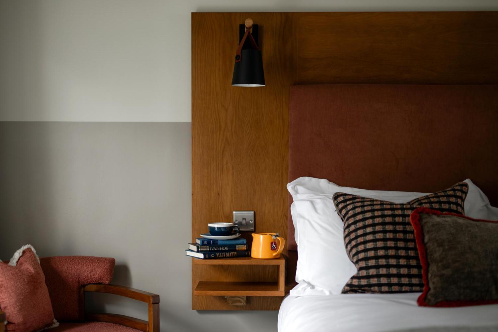 Worplesdon Place Hotel Guildford Bagian luar foto