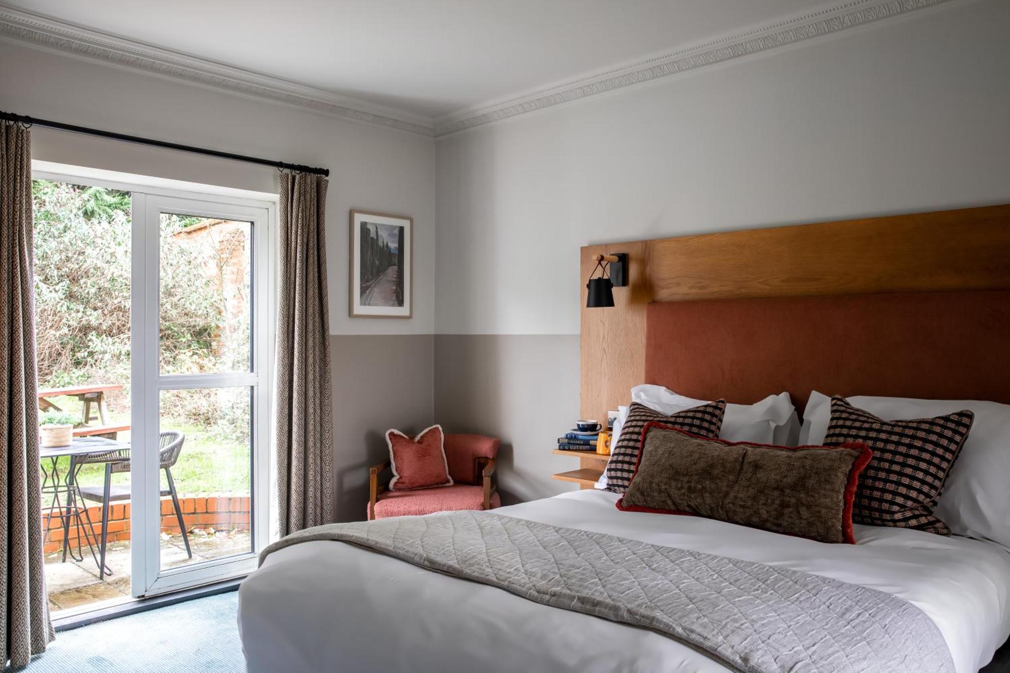 Worplesdon Place Hotel Guildford Bagian luar foto