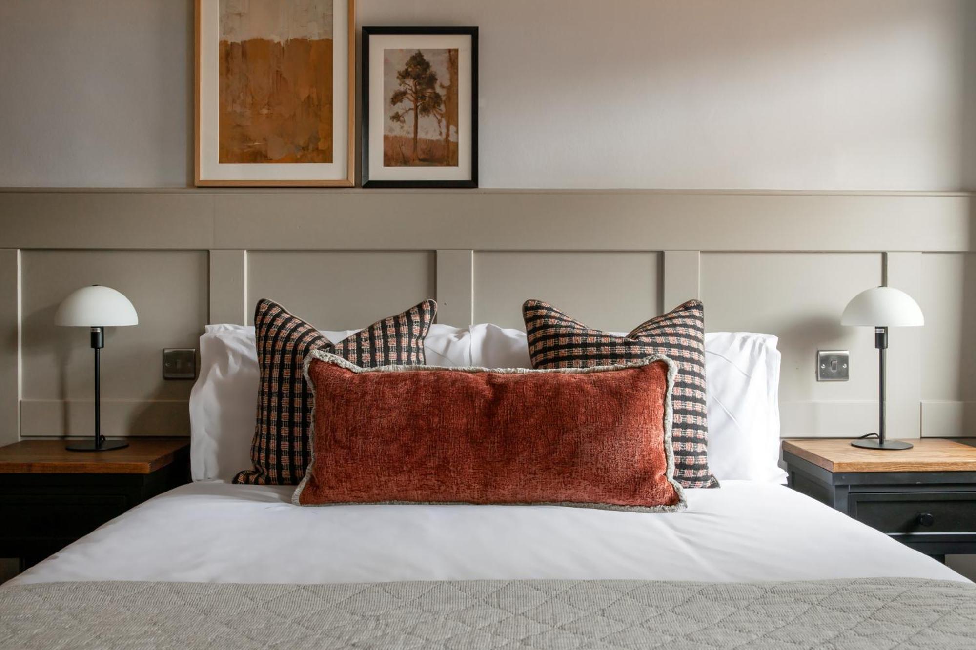 Worplesdon Place Hotel Guildford Bagian luar foto