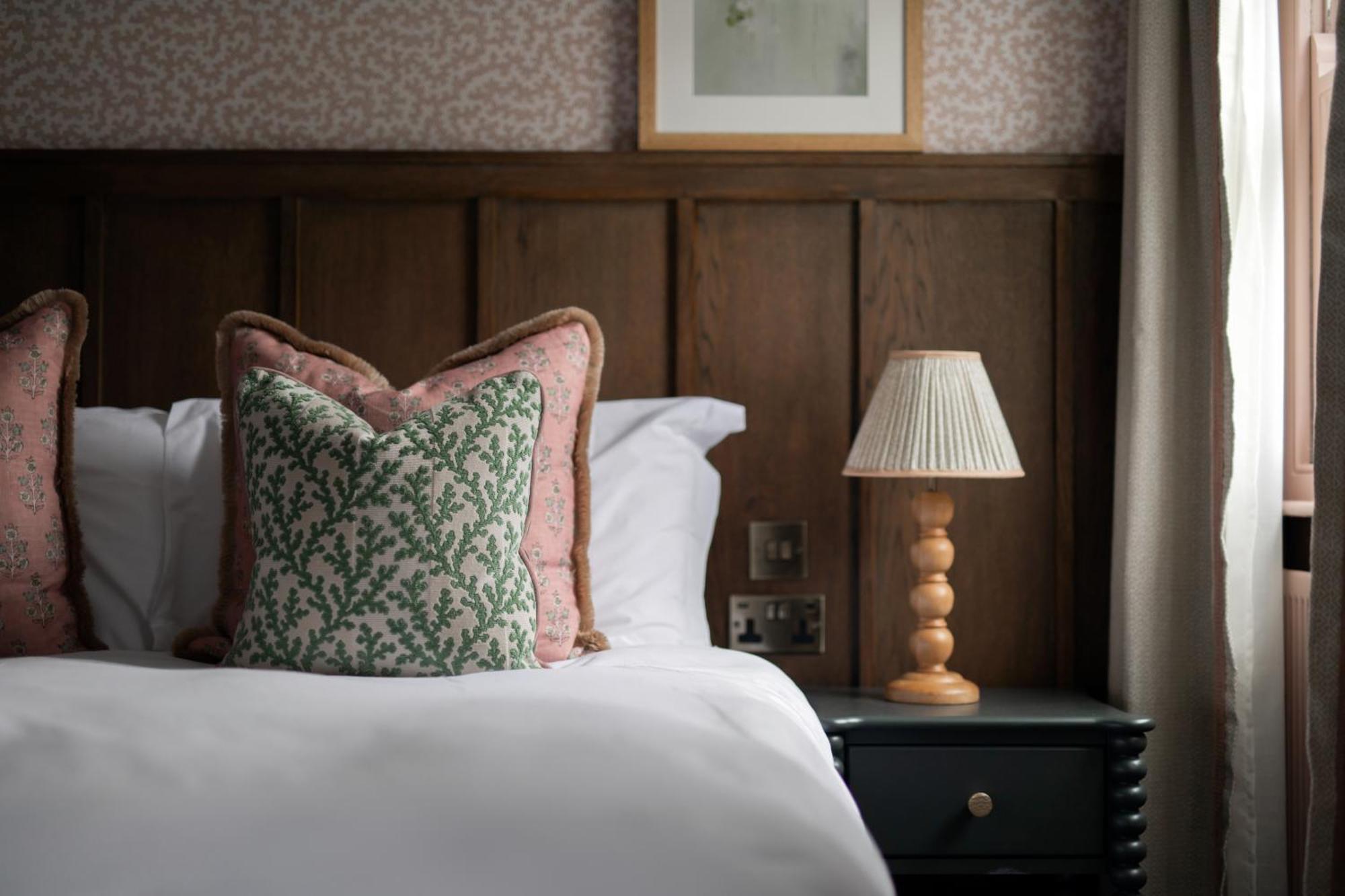 Worplesdon Place Hotel Guildford Bagian luar foto