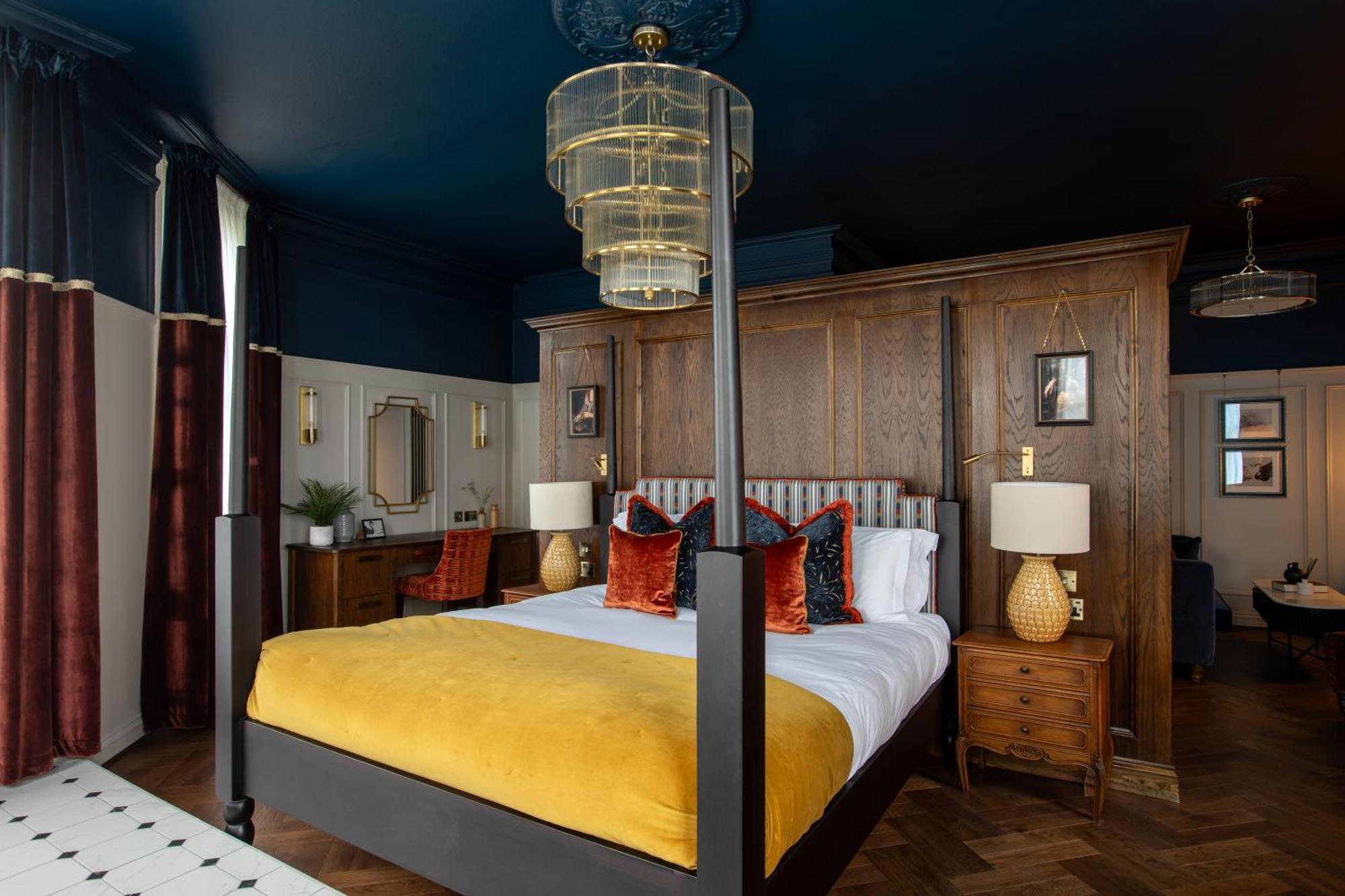 Worplesdon Place Hotel Guildford Bagian luar foto