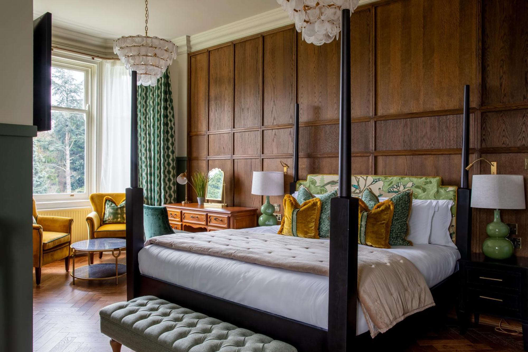 Worplesdon Place Hotel Guildford Bagian luar foto