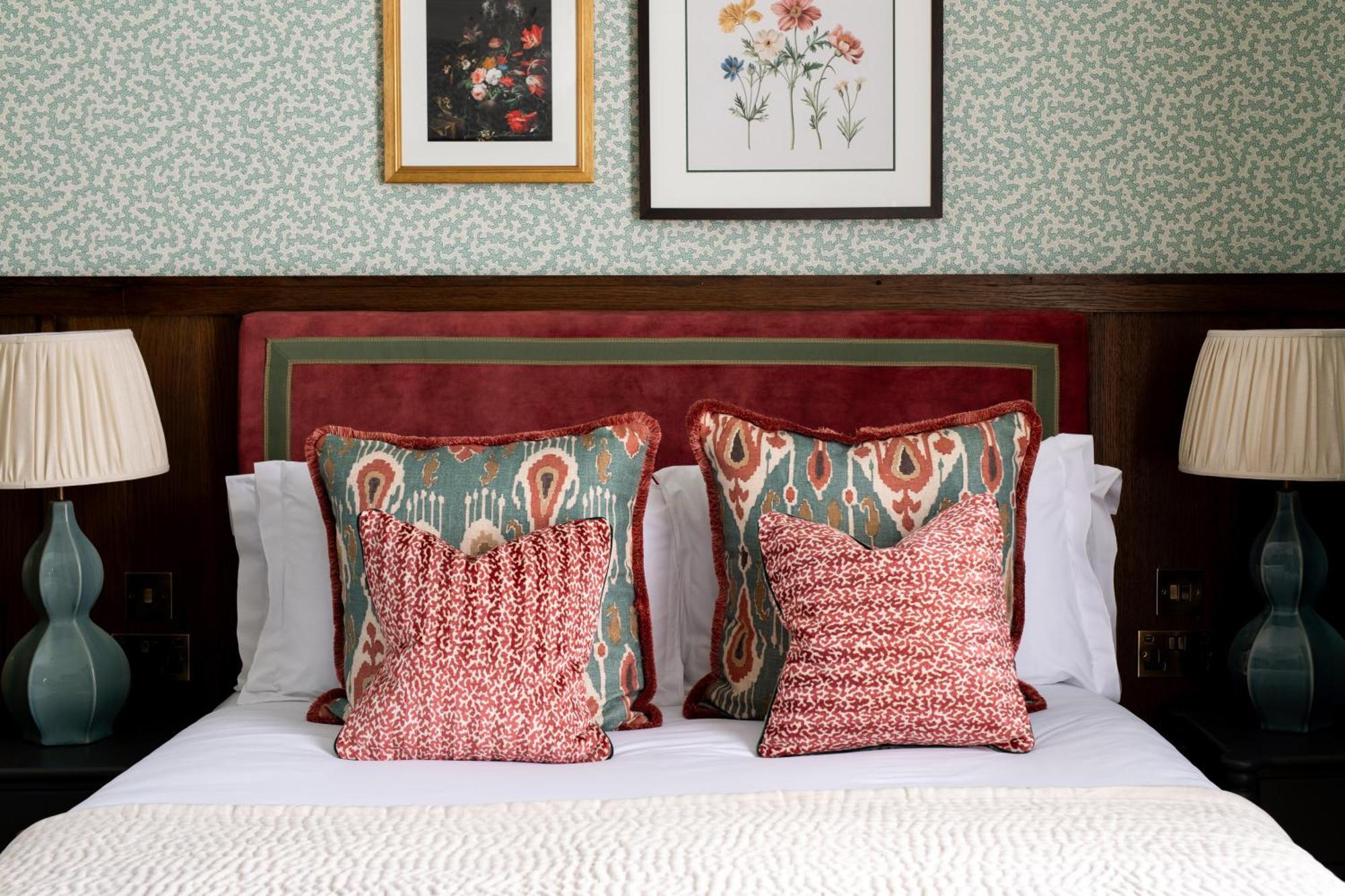 Worplesdon Place Hotel Guildford Bagian luar foto
