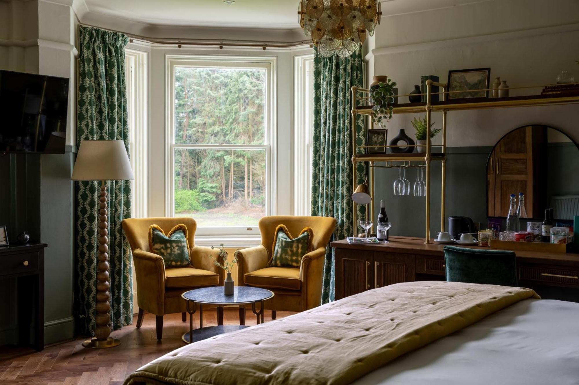 Worplesdon Place Hotel Guildford Bagian luar foto