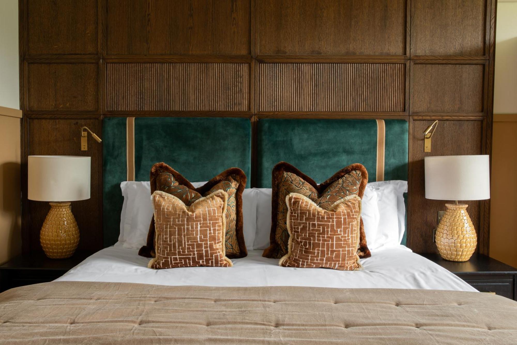 Worplesdon Place Hotel Guildford Bagian luar foto