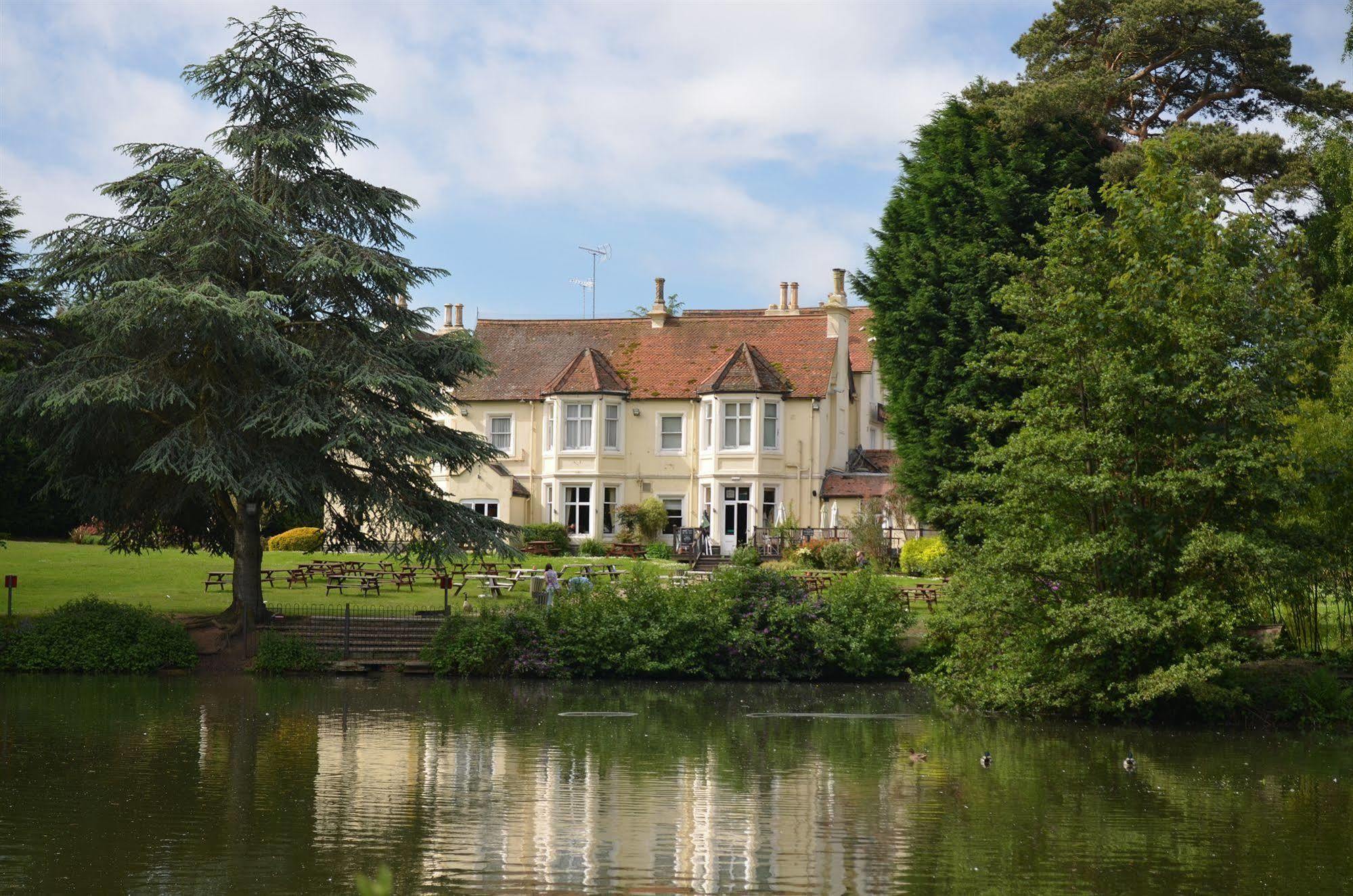 Worplesdon Place Hotel Guildford Bagian luar foto
