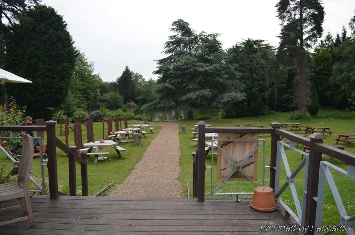 Worplesdon Place Hotel Guildford Bagian luar foto